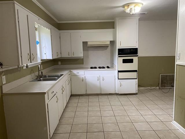 Bright White Quartz Kitchen before remodel